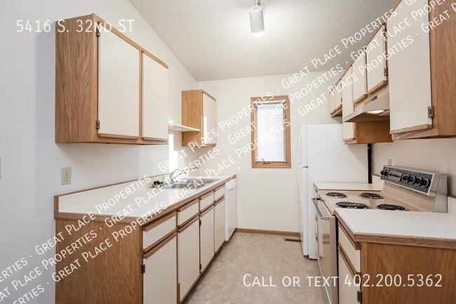 Building Photo - 5416 S 32nd St