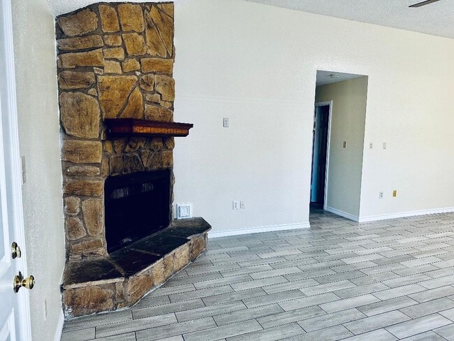 Building Photo - 12726 Stillington Dr