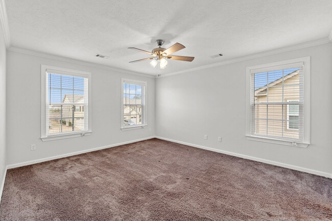 Building Photo - 597 Vinings Dr