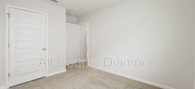 Building Photo - 6615 Kettles St