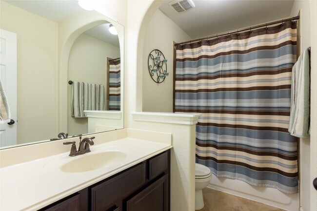 Building Photo - 19826 Summit Crest Ct