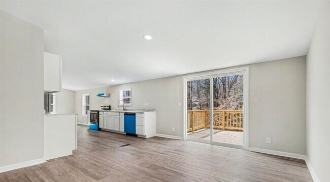 Building Photo - 5050 Park Creek Dr
