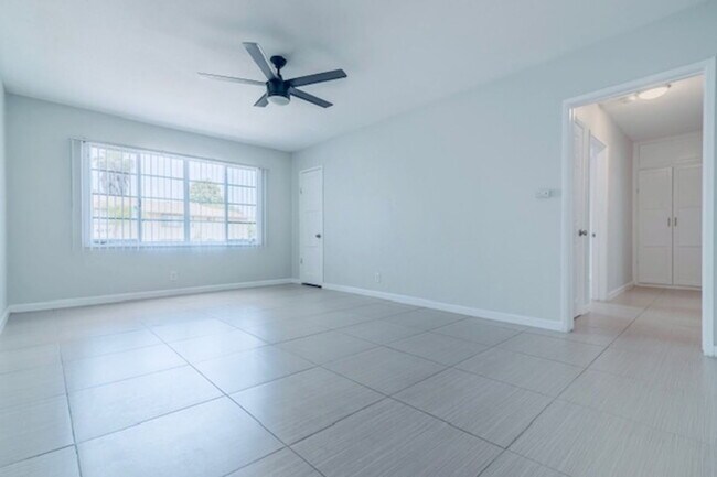Building Photo - 4316 Santa Rosalia Dr