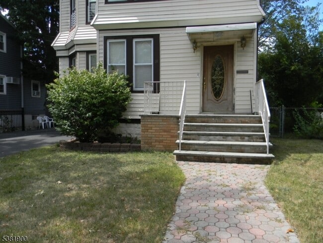 Building Photo - 18 Williamson Ave
