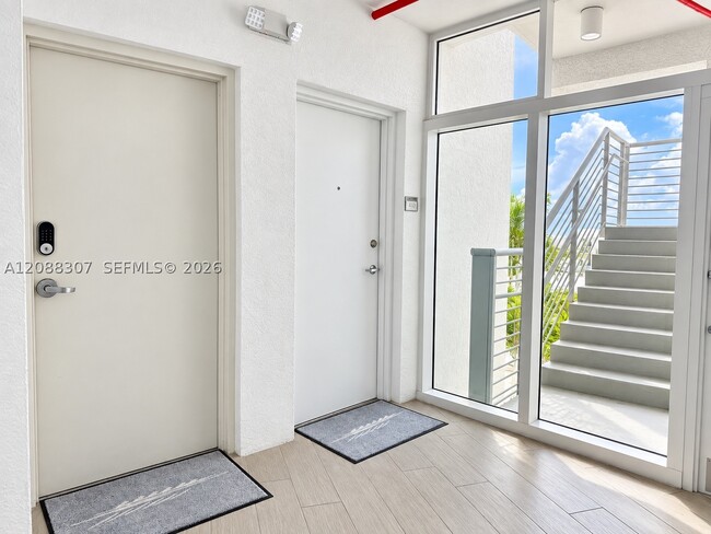 Building Photo - 6580 Indian Creek Dr