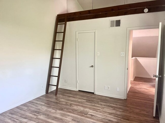 Building Photo - 14122 Churchill Estates Blvd