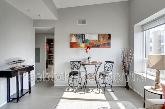 Building Photo - 2422 17th St NW