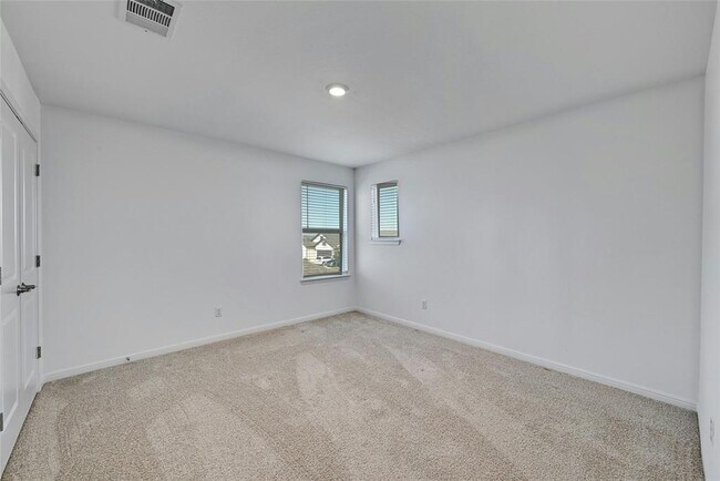 Building Photo - 6411 Velvet Leaf Ln