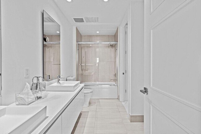 Building Photo - 155 E Boca Raton Rd