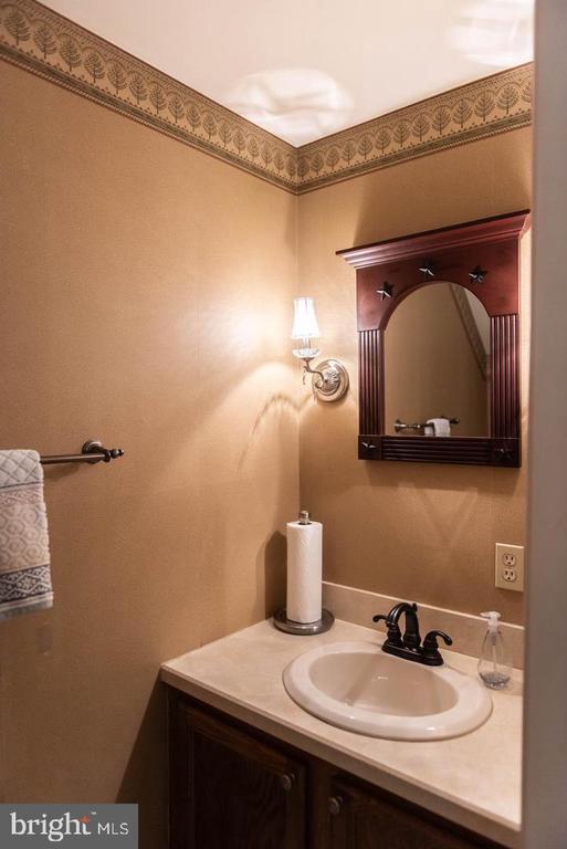 Building Photo - 609 Cambridge Ct