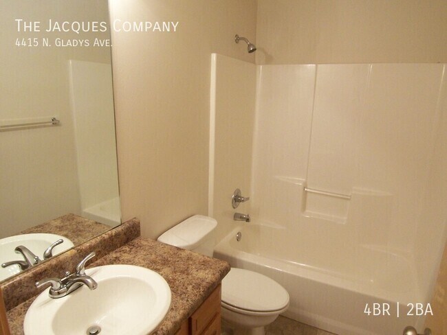 Building Photo - 4415 Gladys Ave