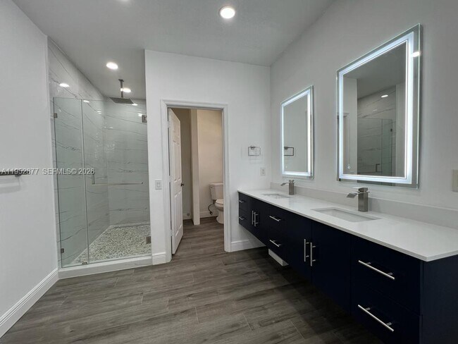 Building Photo - 1971 Harbor View Cir