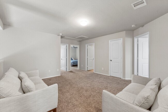 Building Photo - 18101 Woodpecker Trl