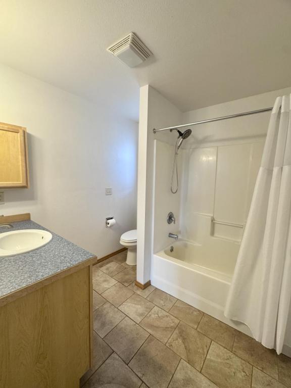 Building Photo - 3280 Strom Dr