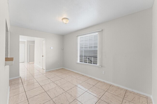 Building Photo - 12206 Ormandy St