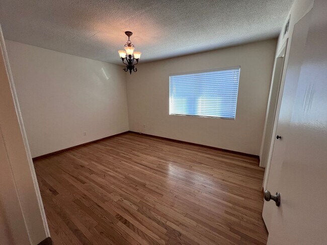 Building Photo - 5051 Dubois Dr