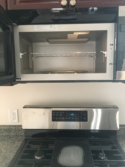 Gas Range + Microwave - 22 Gage St