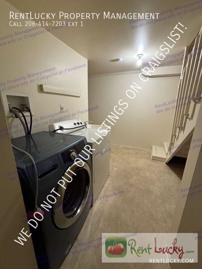 Building Photo - 4729 S Findlay St