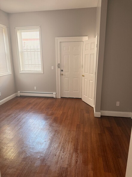 Building Photo - 860 Park Ave