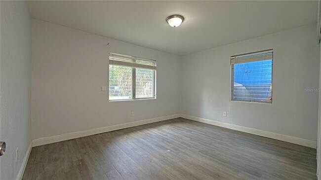Building Photo - 126 Palm Dr