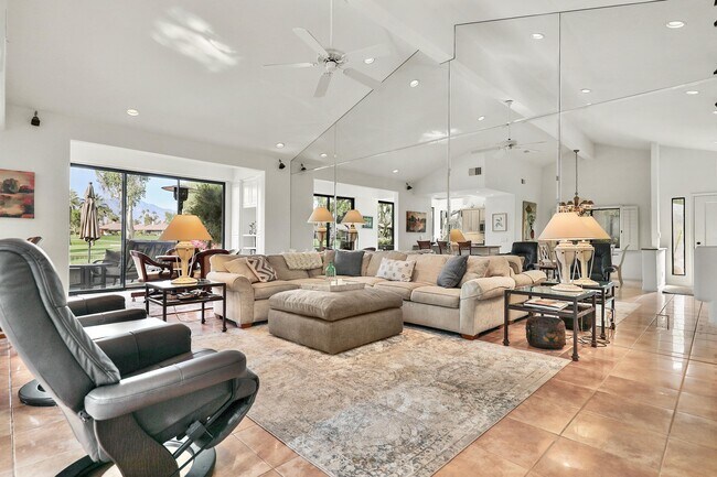 Building Photo - 39 Blue River Dr