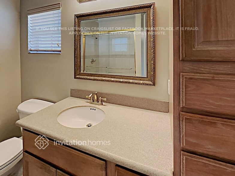 Building Photo - 5521 SW 58th Ct