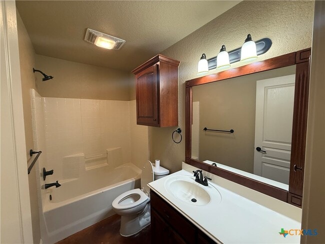 Building Photo - 2011 Sungate Dr