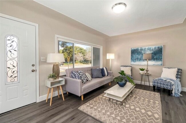 Building Photo - HOUSING VOUCHER ACCEPTED: : Updated St. Pete Home with Private Yard, Hot Tub & More!