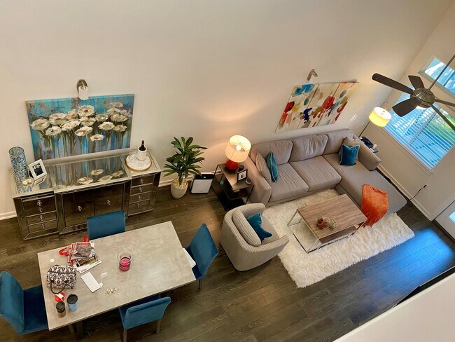 Building Photo - 6800 Menchaca Rd