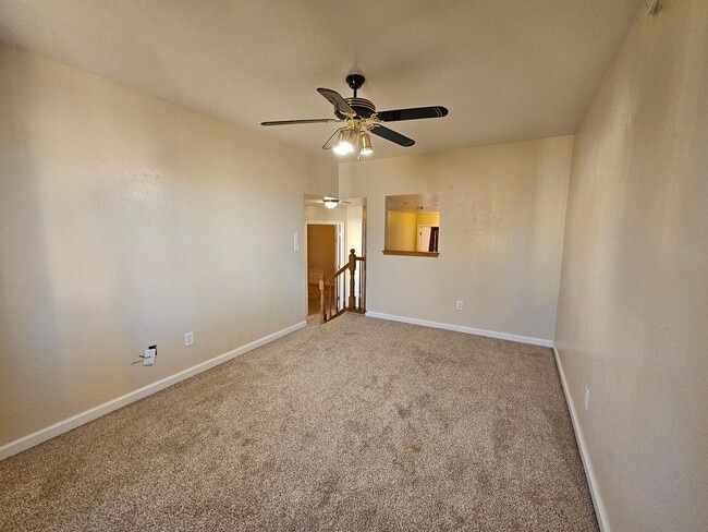 Building Photo - Large 4 bedroom two story in east Modesto!