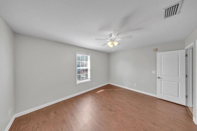 Building Photo - 5086 Greyfield Pl N