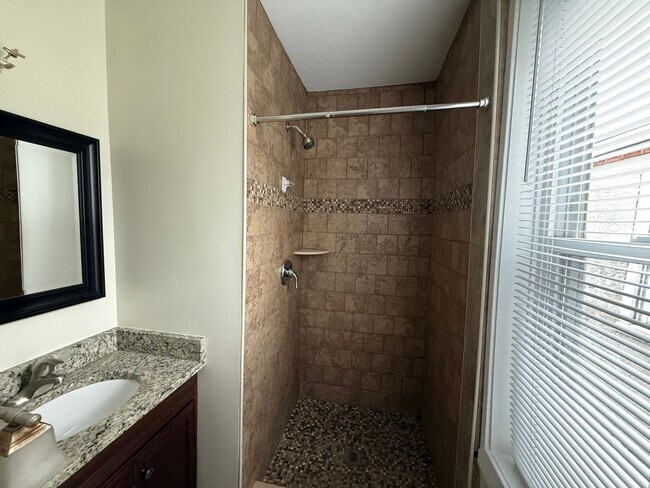 Building Photo - Charming Home in the Heart of Brewerytown