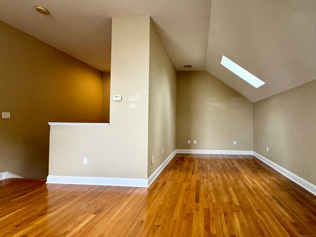 Building Photo - 14 Park Pl Cir