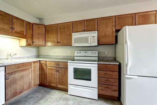 Building Photo - Lakewood! Walk to Belmar Town Center 3 bed...