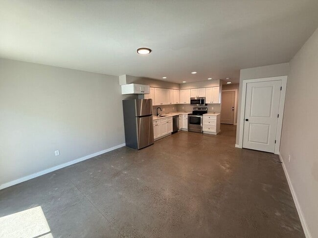 Primary Photo - 2915 Waverly Dr SE