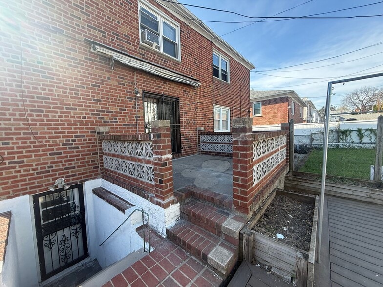 Building Photo - 23-37-37 120th St