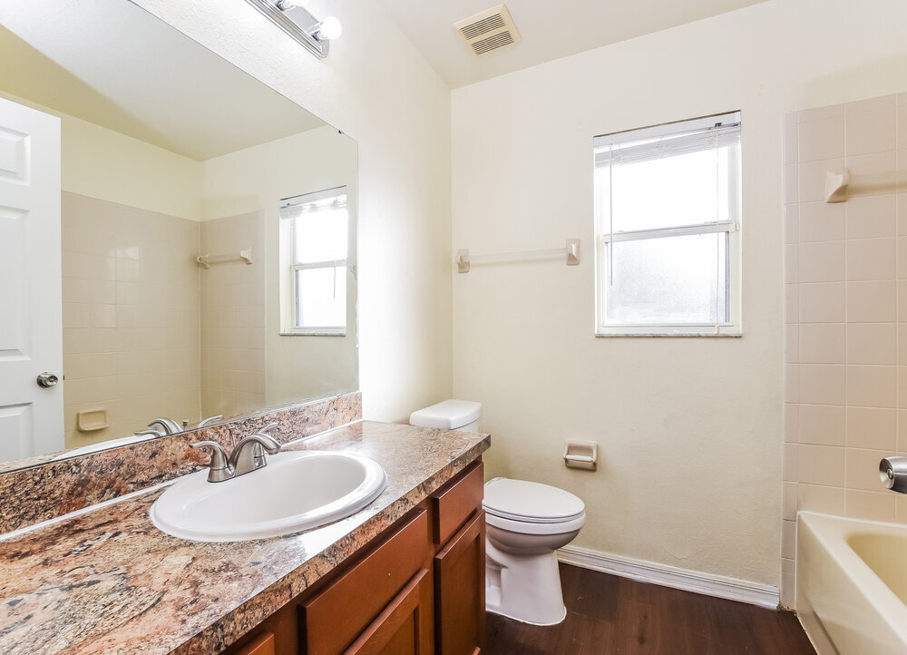 Building Photo - 7172 Summit Dr