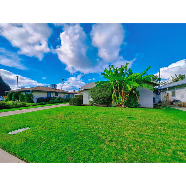 Building Photo - Single-Level 2BR Apartment with Garage in Fresno!