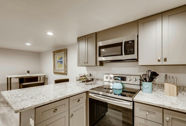 Building Photo - 9875 E 22nd Ave