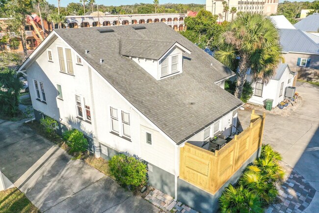 Building Photo - 116 San Marco Ave