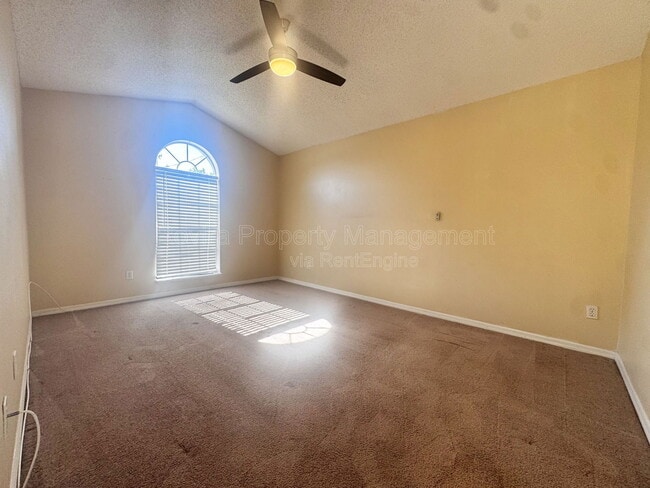 Building Photo - 116 Barrington Dr