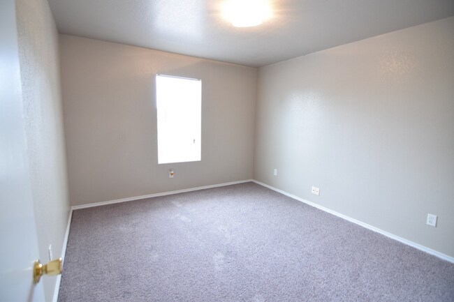 Building Photo - 1714 Freedom Loop