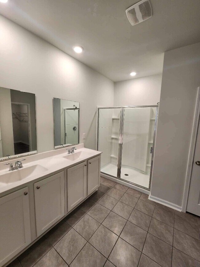 Building Photo - 10035 Hamilton Br Lp