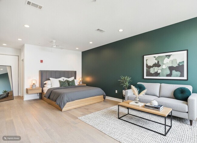 Building Photo - Modern East Austin Condo with City Views & Unmatched Walkability