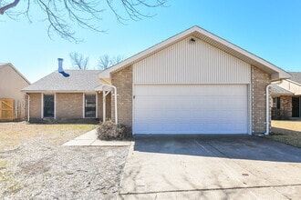 Building Photo - 1709 Lewis Trail