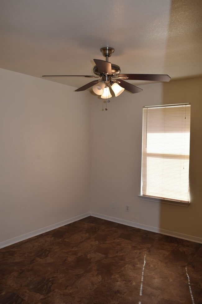 Building Photo - 2608Lucille