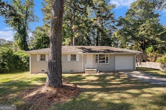 Building Photo - 3866 Cedar Dr