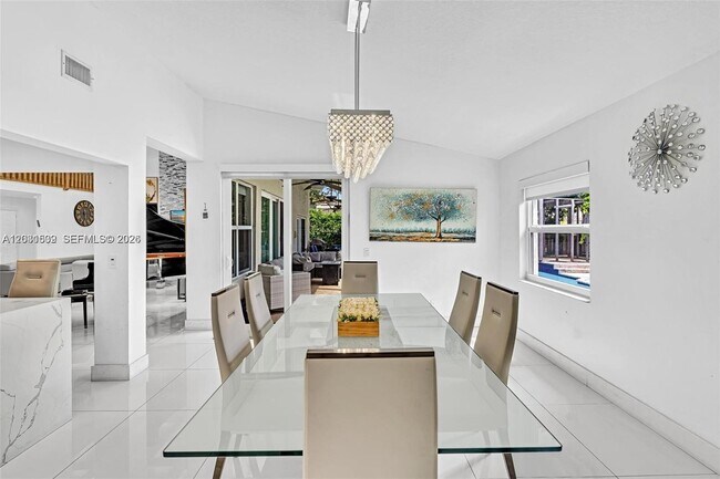 Building Photo - 3877 Bimini Ave