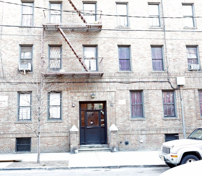 Building Photo - 2975 Marion Ave