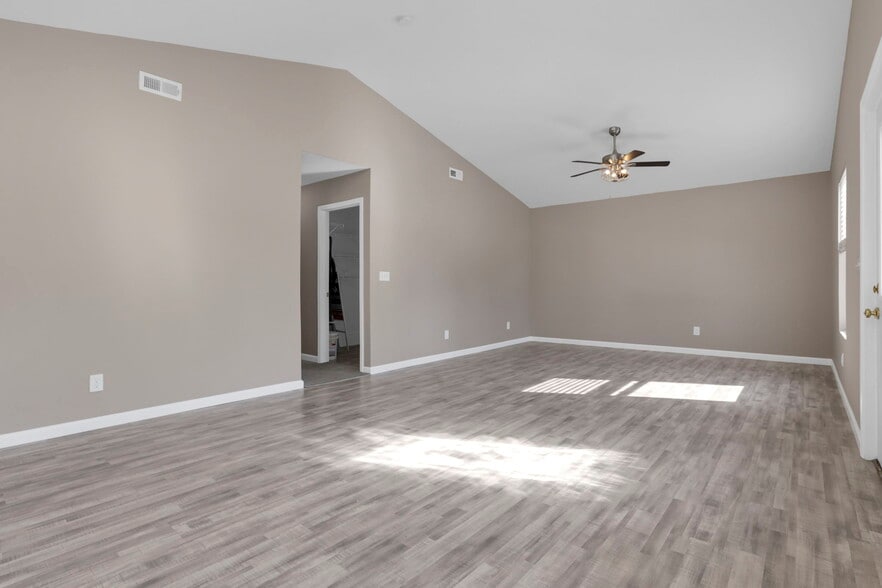 Building Photo - 98 Burt Ave